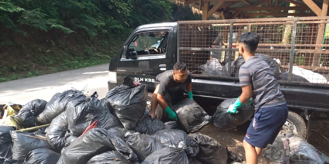 PENTAHELIX A-B-C-G-M, turun bersama mengeksekusi Clean Up Sampah di Kawasan TAHURA