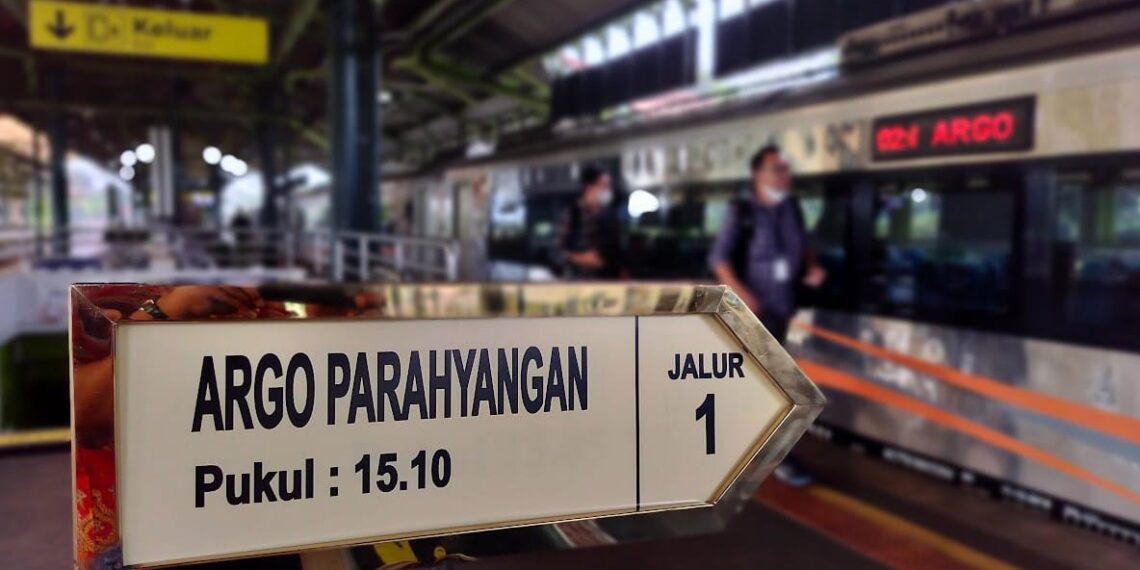 Joni Martinus : Liburan Nataru, Bebas Macet Dan Nyaman dengan Kereta Api