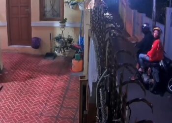 Sejoli Curi Motor di Jalan Gagak Kota Bandung Terekam CCTV