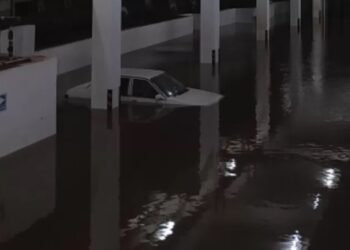 50 Mobil di Basemen Apartemen Serpong Masih Terendam Banjir