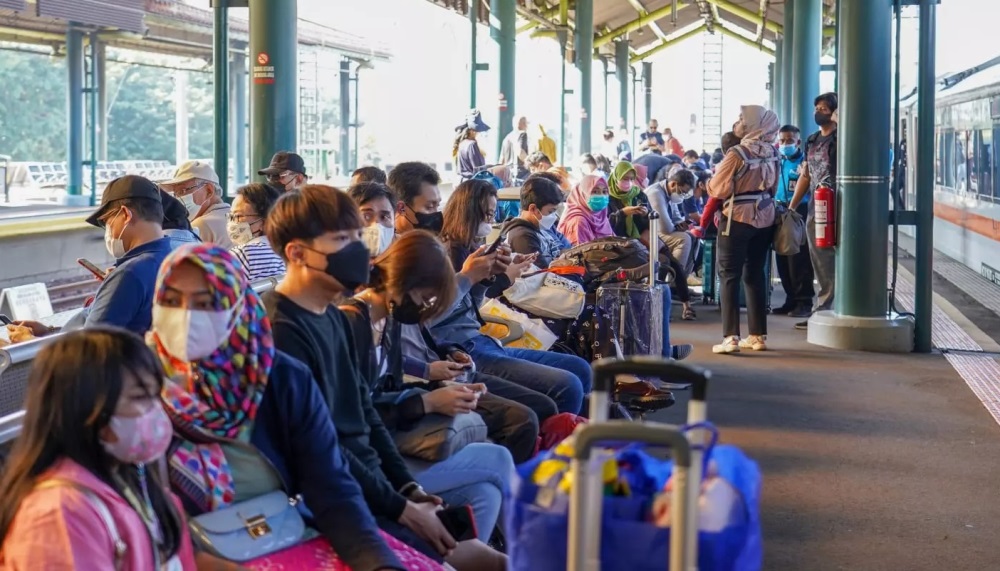 Anjlok, 14 Perjalanan KA Lokal Surabaya – Malang Terganggu