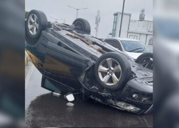 Audi Terbalik di JLNT Antasari Jaksel Ketika Hujan Deras