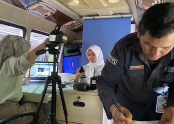 Disdukcapil Jemput Bola Layani Aktivasi IKD di Kota Bandung