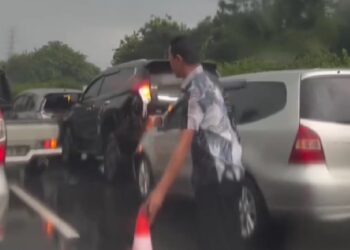 Kecelakaan Beruntun Sejumlah Mobil di Tol Padaleunyi Km 152