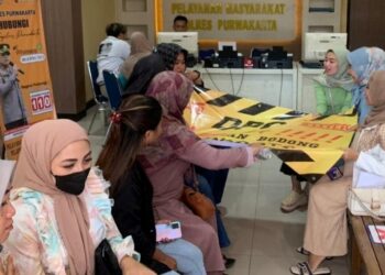 Emak-emak Korban Arisan Bodong Sambangi Polres Purwakarta