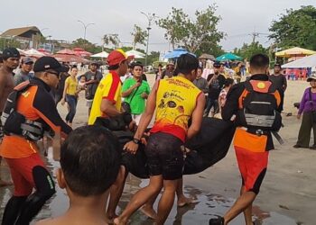Ayah dan Anak Asal Uzbekistan Terseret arus di Pantai Kuta, satu Orang Tewas