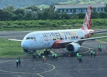 Pesawat AirAsia Tergelincir di Bandara Komodo Labuan Bajo