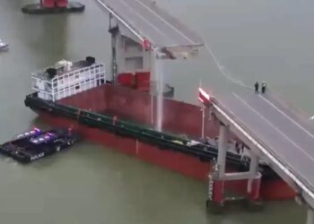 Kapal Kargo Tabrak Jembatan di Cina Selatan Tewaskan 5 Orang