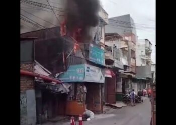 3 Toko dan 1 Rumah Tinggal di Tambora Jakbar Ludes Terbakar