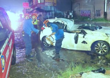 Dramatis Evakuasi Sejoli Tewas Terjepit dalam Brio di Sukabumi