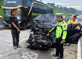 Warga Pangalengan Bandung Tewas, Innova Tabrak Truk di Tol Semarang-Solo