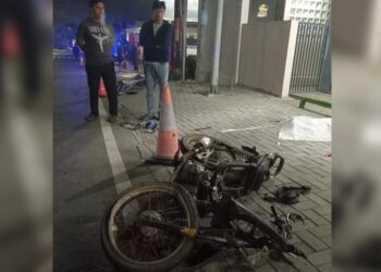 2 Pria Tewas Mengenaskan usai Tertabrak Truk Boks di Garut