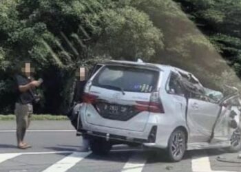 Minibus Hantam Truk di Ruas Tol Jagorawi, 1 Orang Terluka