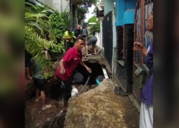 Jalan Amblas di Sadang Serang Bandung Belum Diperbaiki