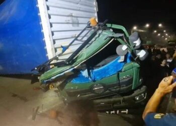 Truk Kontainer Terguling di Marunda Sopir Tewas Terjepit