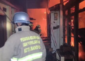 Kebakaran di Cibangkong Kota Bandung hanguskan 12 Rumah