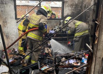 Kebakaran Rumah Dinas FPOK UPI di Pasirlayung Bandung