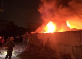 2 Gudang Penyimpanan Paket Ekspedisi Cengkareng Terbakar