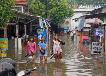 Puluhan Rumah di Pulogadung Terendam hingga Satu Meter