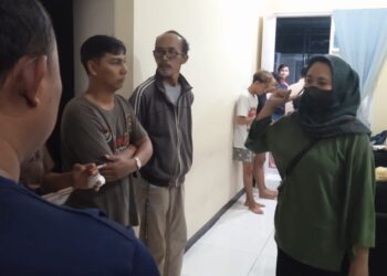 Istri Gerebek Suami Selingkuh dengan Gadis 20 thn di Gresik