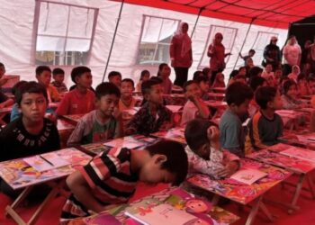 Pemkab Bantu Trauma Healing Korban Longsor di Cipongkor