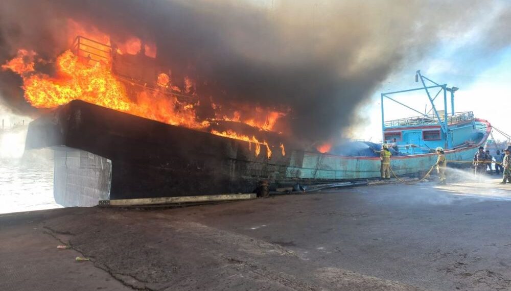 2 Kapal Terbakar di Muara Baru Dipicu Percikan Api Gerinda