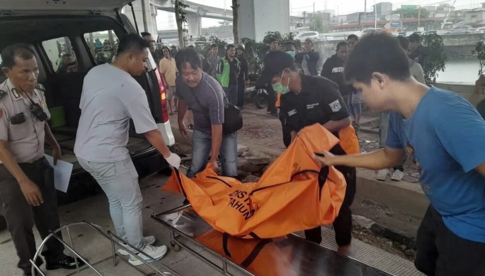 Polisi Lidik Penemuan Mayat di Kali Kolong Tol Ancol Jakut