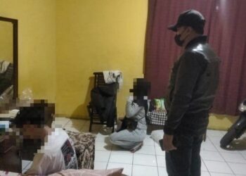 Satpol PP Garut Jaring 6 PSK dan Amankan 325 Botol Miras