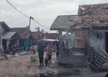 Puting Beliung Rusak Ratusan Rumah di Lampung Selatan