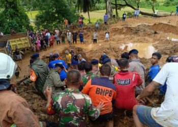 Banjir-Longsor Pesisir Selatan 10 Orang Tewas 46.000 Warga Mengungsi