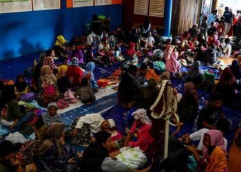 400 Korban Longsor Cipongkor Ngungsi di GOR & SD Padabakti