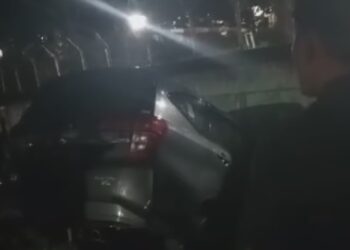 Mobil Tertabrak KRL di Cibinong Dua Korban Dilarikan ke RS