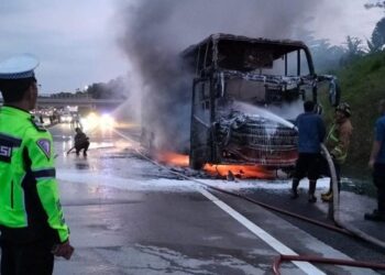 Bus Rosalia Indah Terbakar di Ruas Tol Semarang – Solo