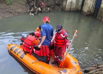 BPBD Masih Lakukan Pencarian Pria Hanyut di Sungai Citarum
