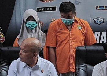 Pasutri Selundupkan Ekstasi di Dalam Stoples Susu Ditangkap