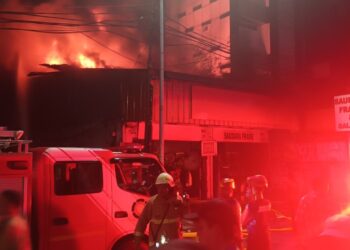 7 Orang Terjebak Kebakaran Toko Bingkai di Mampang, 2 Anak-anak