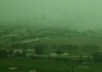 Langit Dubai Jadi Hijau Ketika Hujan Deras usai Banjir Besar
