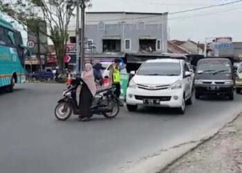 Polisi Lakukan One Way di Jalur Lingkar Gentong Tasikmalaya