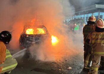 HR-V Ludes Terbakar di Tomang Diduga Akibat Korsleting Listrik