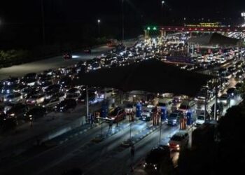 Penyebab Tol Japek arah Jakarta Macet hingga Minggu Malam