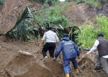 Pergerakan Tanah di Pakenjeng kian Masif Puluhan KK evakuasi Mandiri
