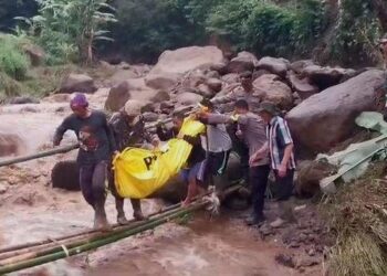 Warga Tewas Terseret Banjir di Kertasari Kabupaten Bandung