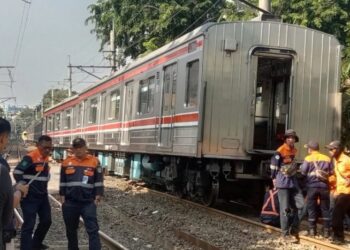 KRL Anjlok di Antara Stasiun Kampung Bandan – Rajawali