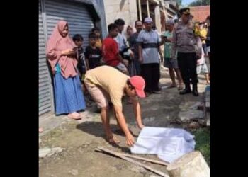 Mayat Bayi di tumpukan sampah aliran Kali Ciluer Sukaraja Bogor