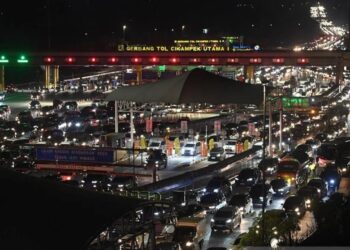 Puncak Arus Balik Lebaran, GT Cikatama Macet Parah Hingga Malam Hari