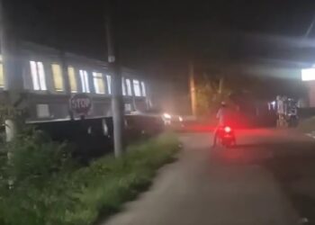 Avanza Tertabrak KRL di Parung Panjang Bogor Tak Ada Korban