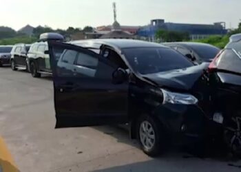Rem Mendadak, 4 Kendaraan Tabrakan Beruntun di Ruas tol Semarang