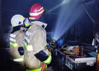 Pabrik Kerupuk di Babakan Ciparay Bandung Terbakar