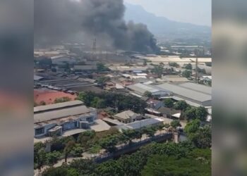 Pabrik Antena di Bandung Kebakaran, Warga Panik